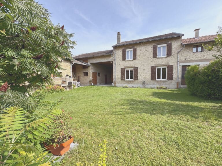 Exclusivité – Maison de caractère avec dépendance – Juniville