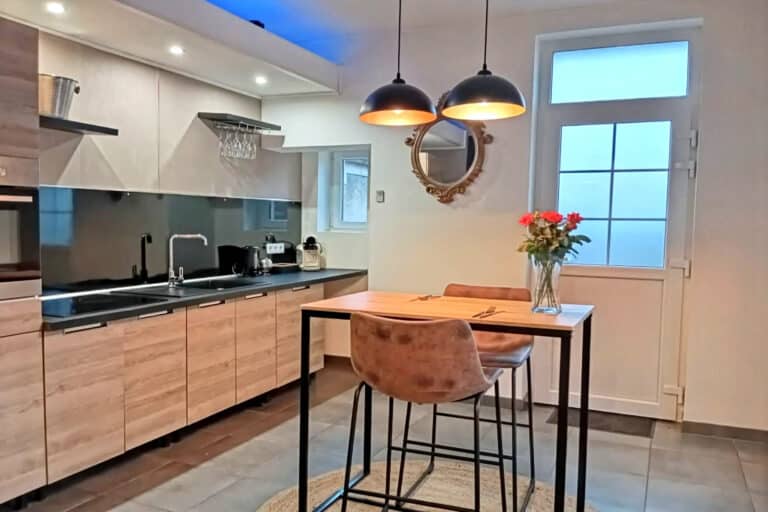 SOUS OFFRE – MAISON / GÎTE ENTIÈREMENT RÉNOVÉ – CAMPAGNE ARDENNAISE